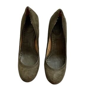 Frye green leather pumps weathered